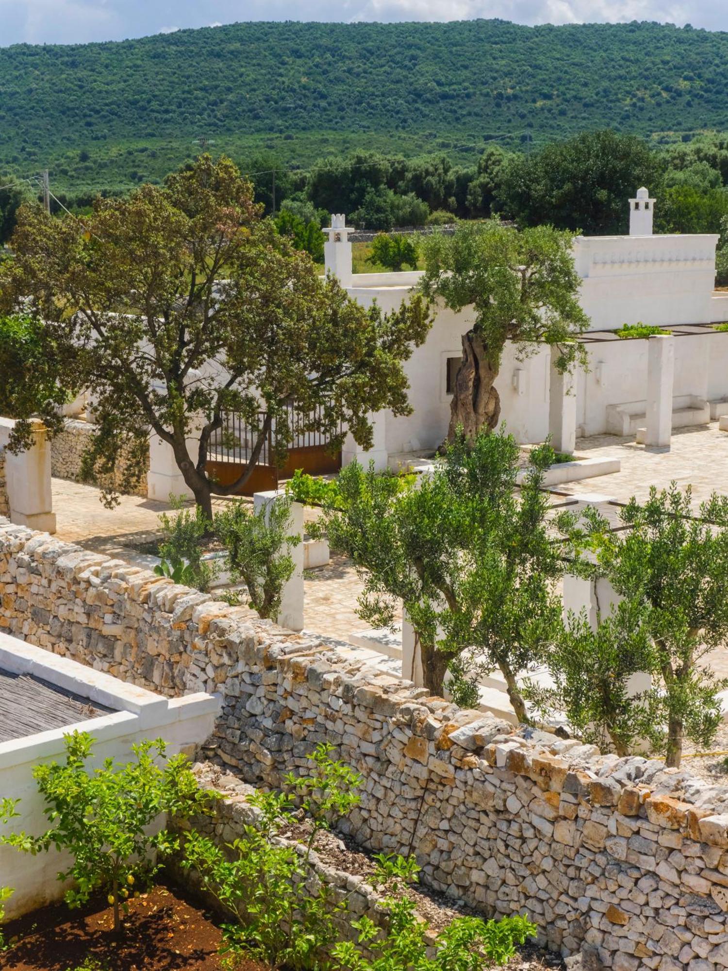 Masseria Le Carrube Ostuni Eksteriør billede